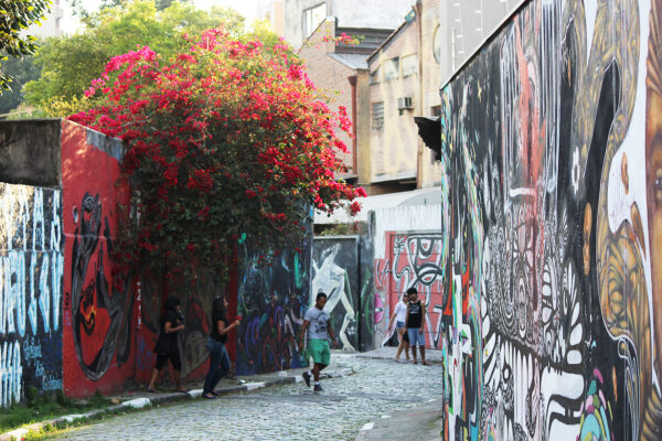 TOUR CONTEMPORÂNEO - BECO DO BATMAN